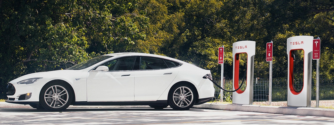 Tesla installerar Super Chargers i Karlstad