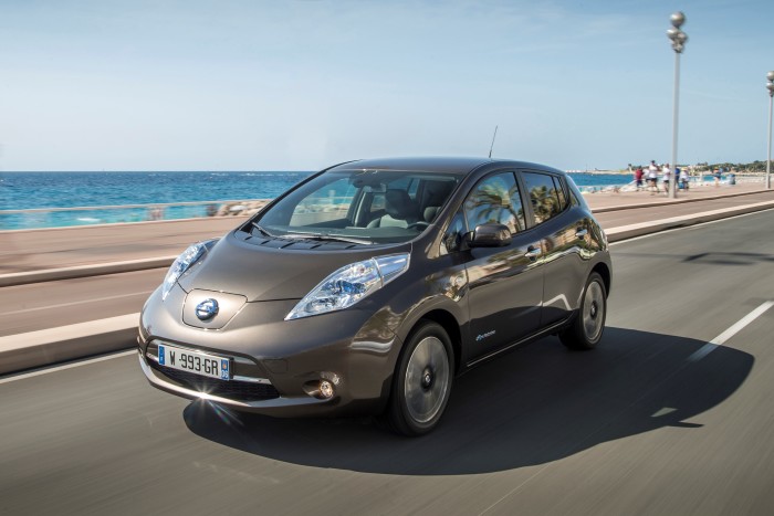 25 mil med nya Nissan Leaf